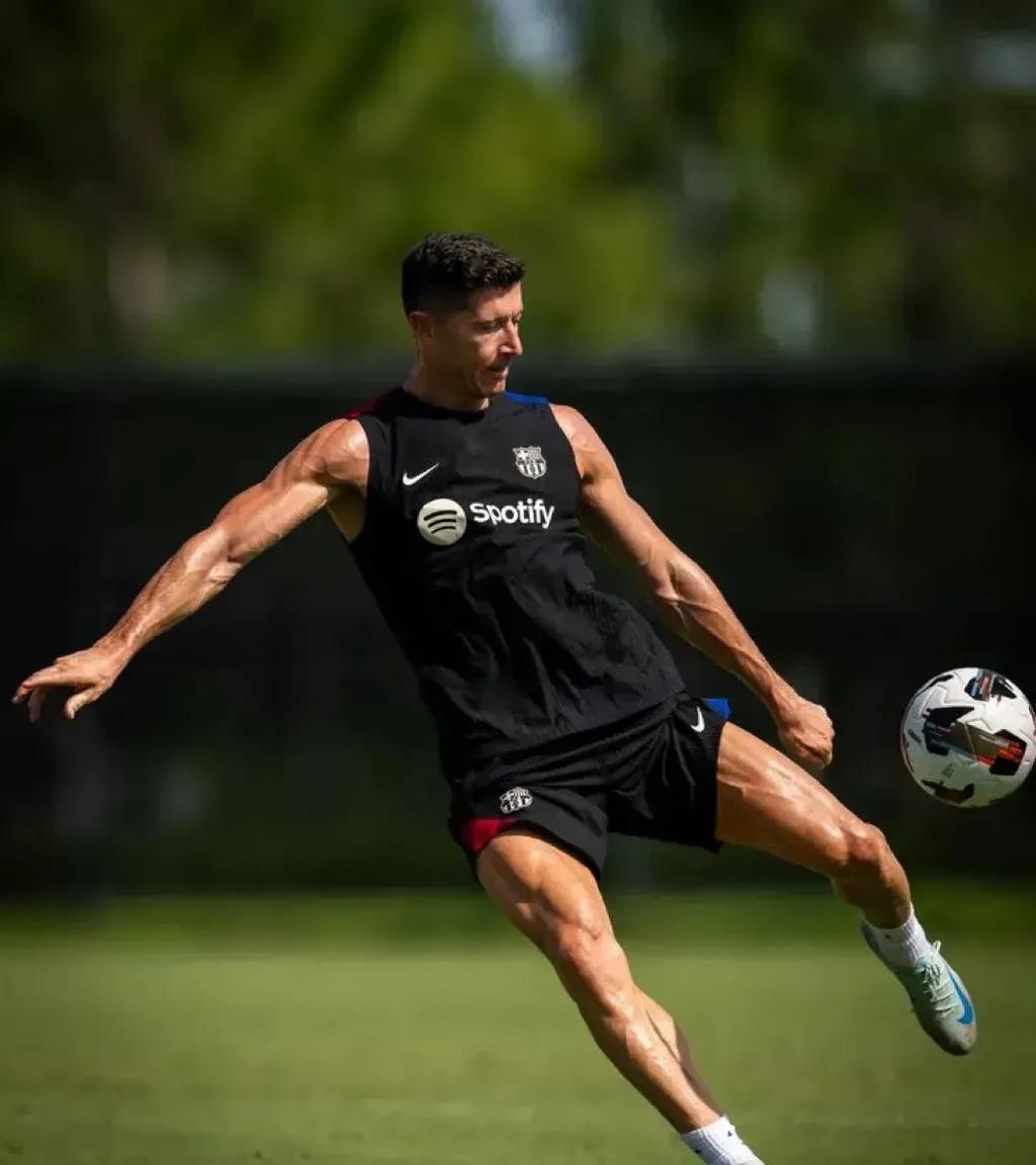 九游正版-德国队引发争议！，莱万多夫斯基官方宣布表现优异新规引发球迷热议的简单介绍