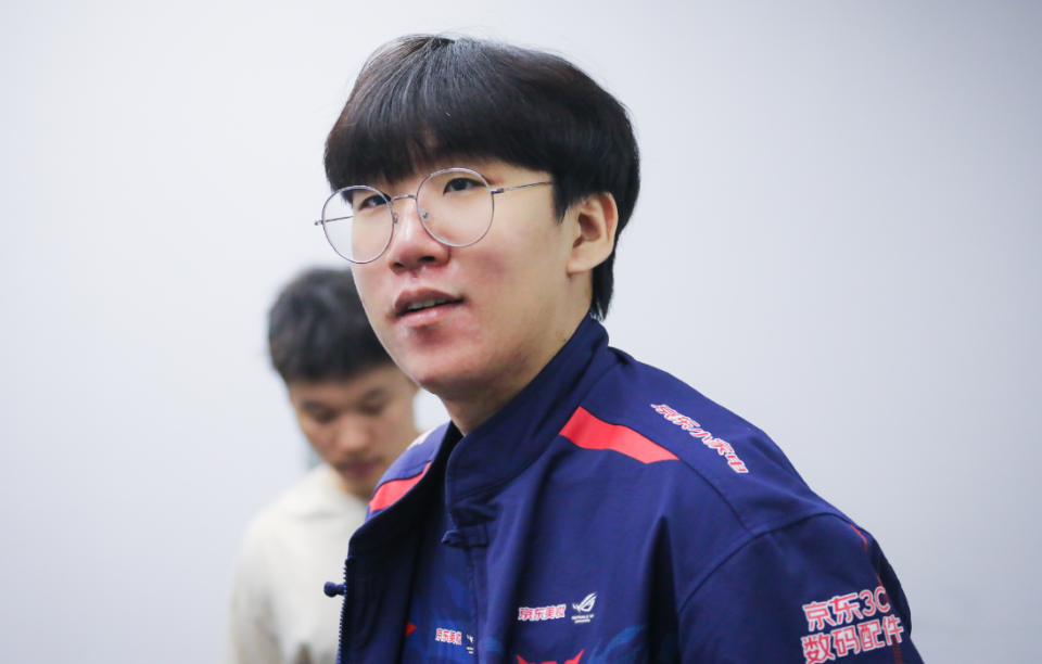 九游正版-包含Faker遭遇五持续失利，FPX教练压力巨大！比赛高潮迭起的词条